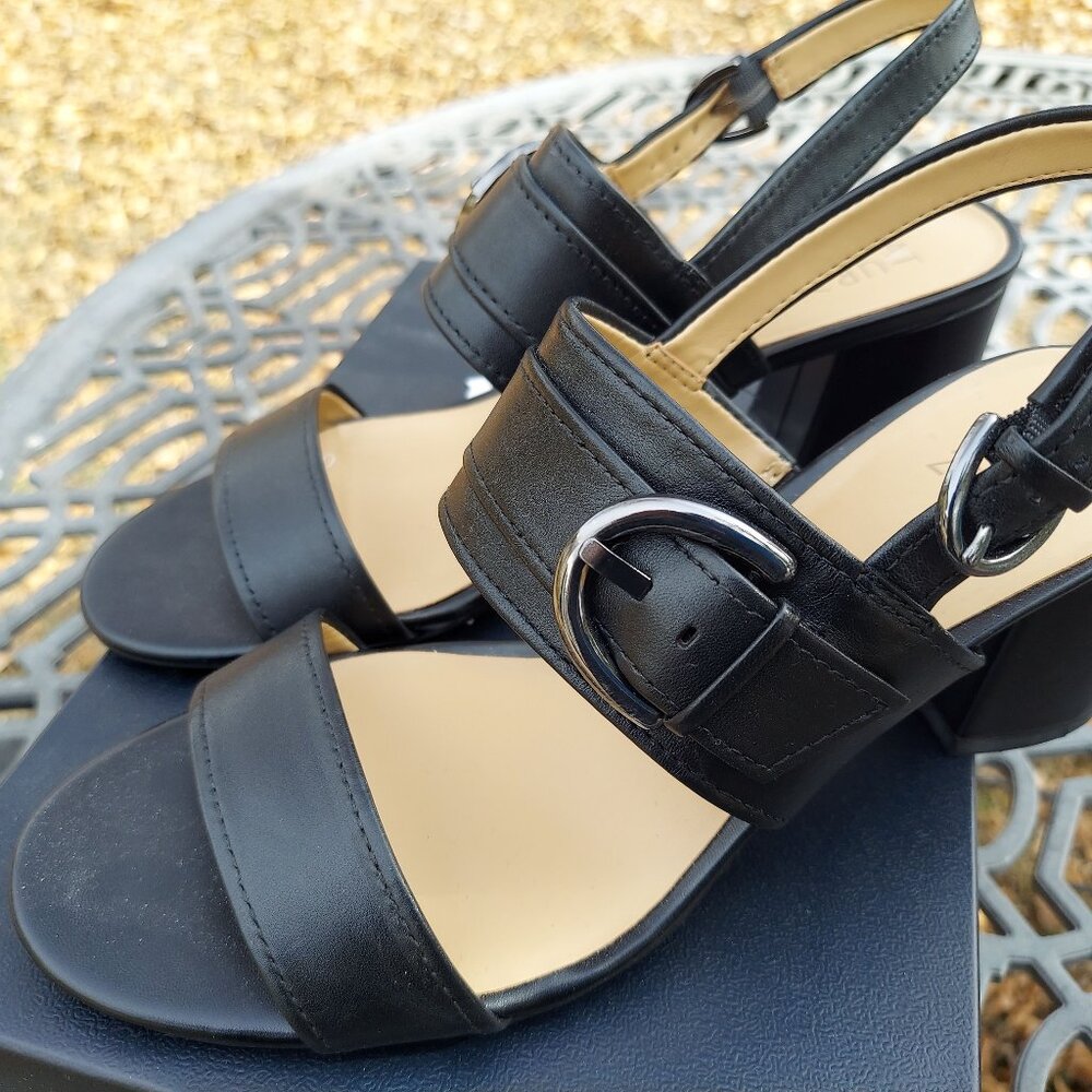 BRAND NEW! Naturalizer black leather sandals